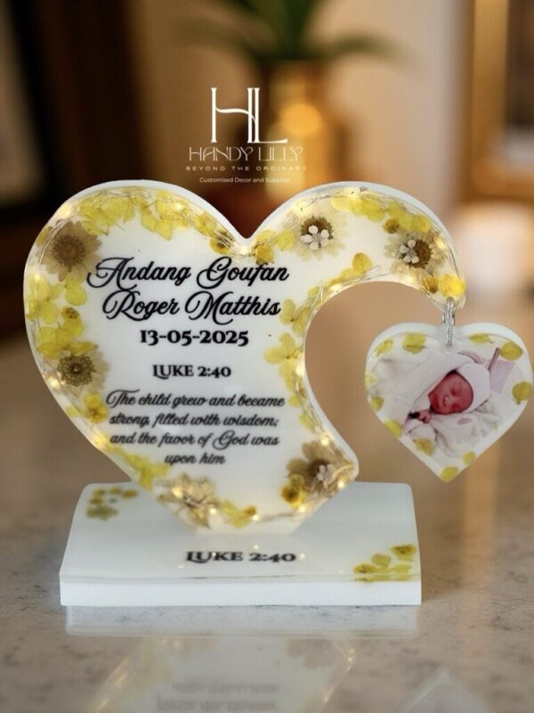 Floral Lighted Heart shaped Resin Frame - Image 2